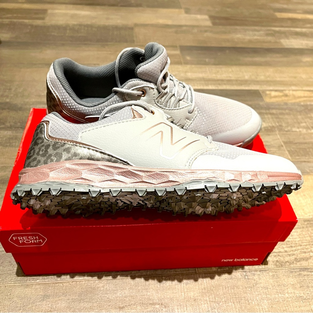 New Balance Golf Ladies Fresh Foam LinksSL v2 Shoes Gray/Rose Gold 8.5